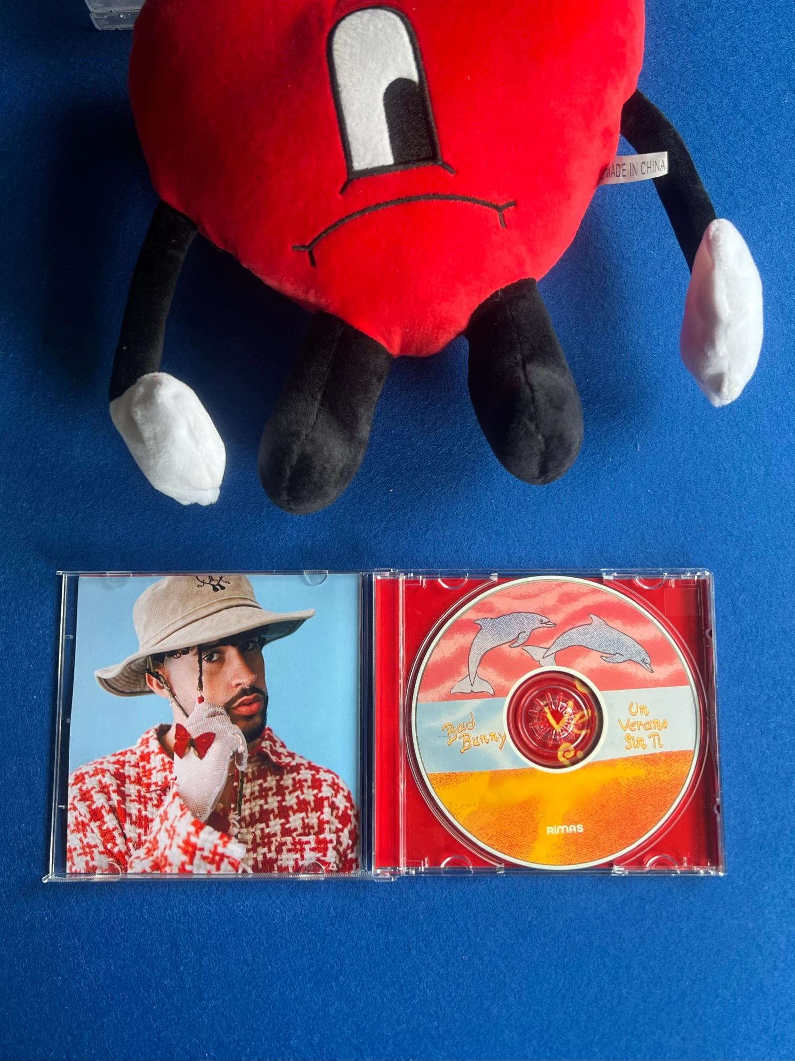 Pack Bad Bunny - Un Verano Sin Ti (CD + Plush) – photo 6
